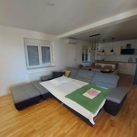 Apartman Lucija Apartment Биоград на Мору Екстериор снимка